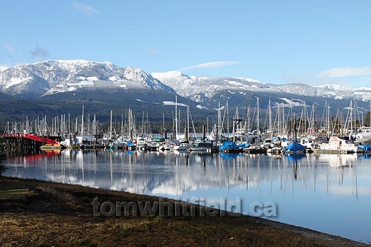 Photo of Deep Bay and Beaufort mountain range