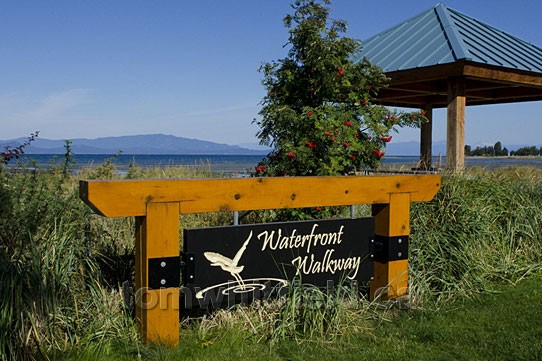 Photo of Parksville Beach Waterfront Walkway